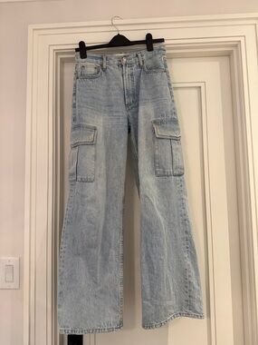 Light Wash Cargo Jeans for Women - Wide Leg Denim Forum Aritzia